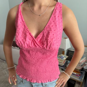 Rosa topp - Såå söt rosa topp😍Saknar lapp men uppskattar storlek xs/s