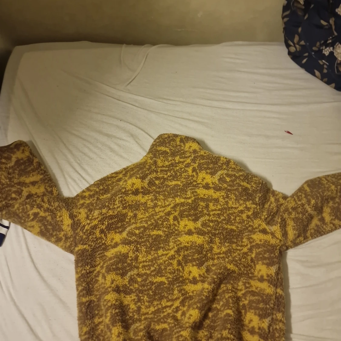 Gul och brun teddyjacka med dragkedja - 1