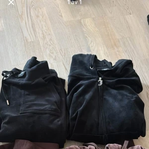 Svart Juicy Couture hoodie i velour - Svart hoodie och byxor från Juicy Couture 