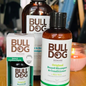 Beard & skin set från Bulldogg Skincare! - Original Beard oil 30 ml, Original Beard Shampoo & Conditioner 200 ml & Anti dandruff Hair & scalp shampoo 300 ml. Oanvänt.