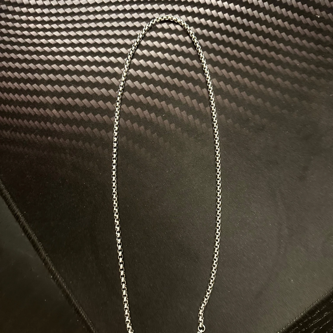 Kedjehalsband i silverfärg