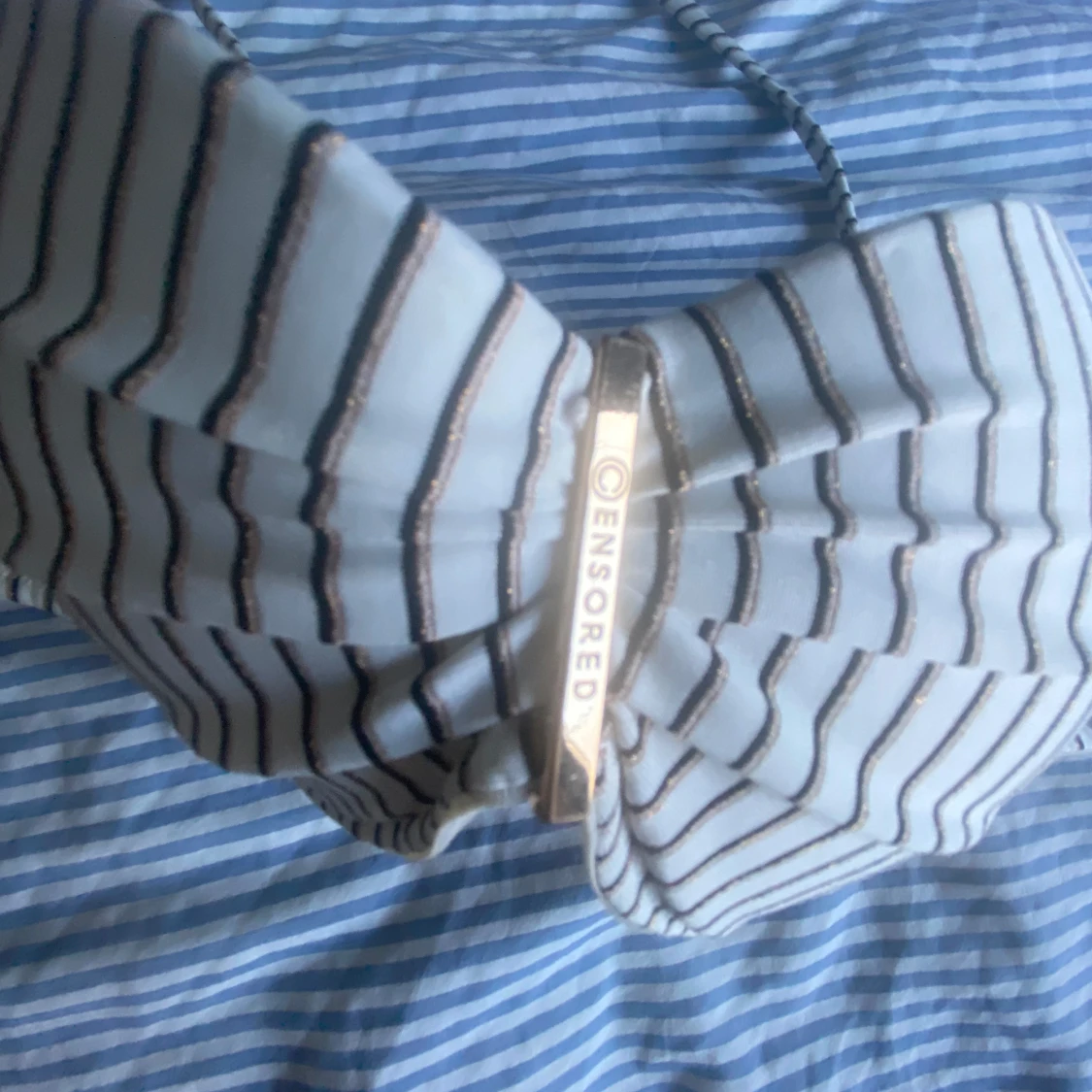 Randig bikiniöverdel från Censored