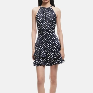 prickig miniklänning - säljer pga ångrat köp 💙 nyskick