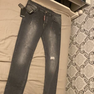 Dsquared2 grå jeans - Helt nya 