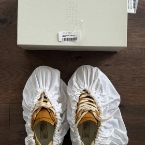Maison Margiela GATs - Ett par Maison Margiela GATs, storlek 42. Kvitto finns. ÄKTA. Mvh