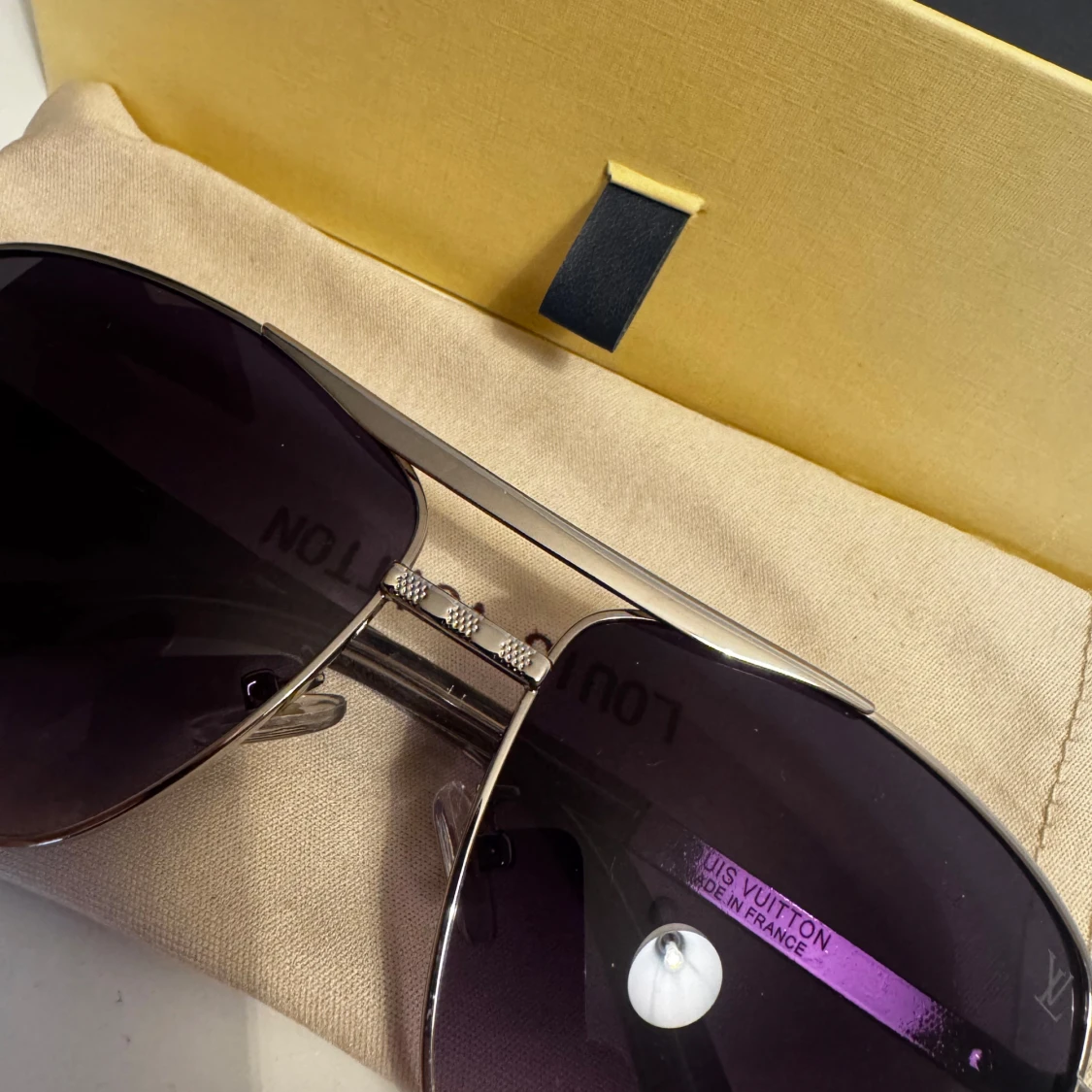 L-V solglasögon  - 3