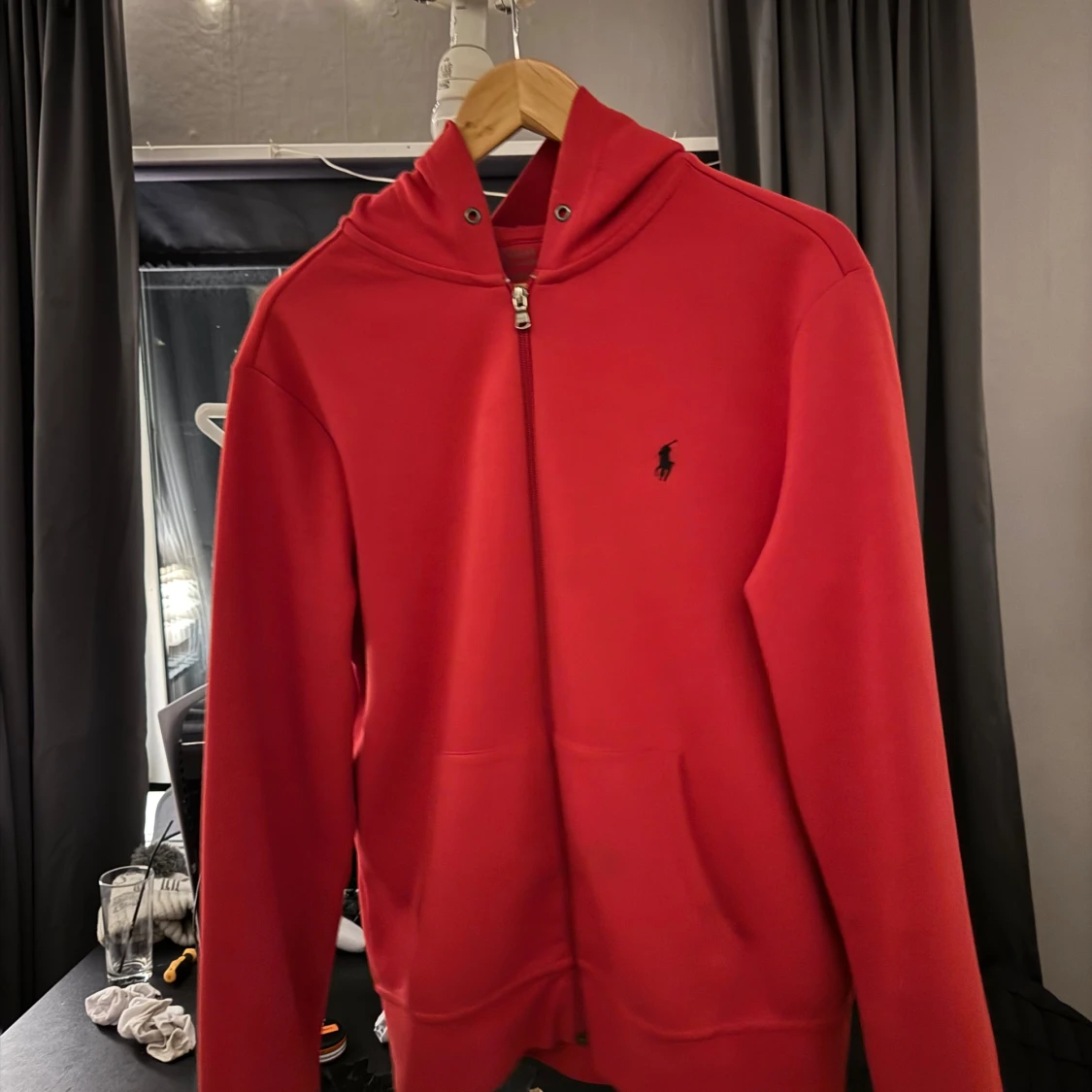 Röd hoodie från Polo Ralph Lauren