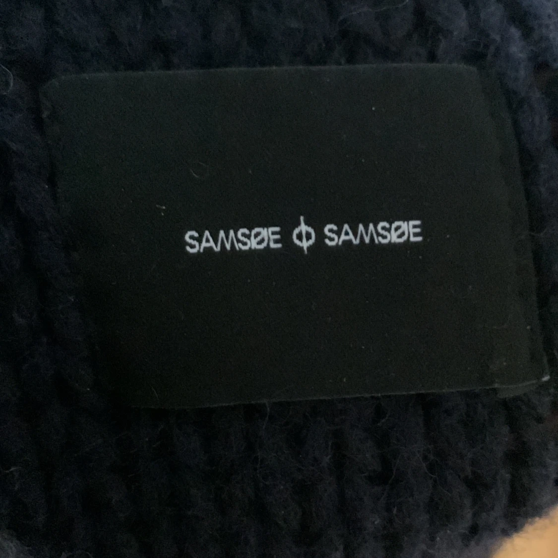 Mörkblå  stickad kofta från Samsoe samsoe  - 2