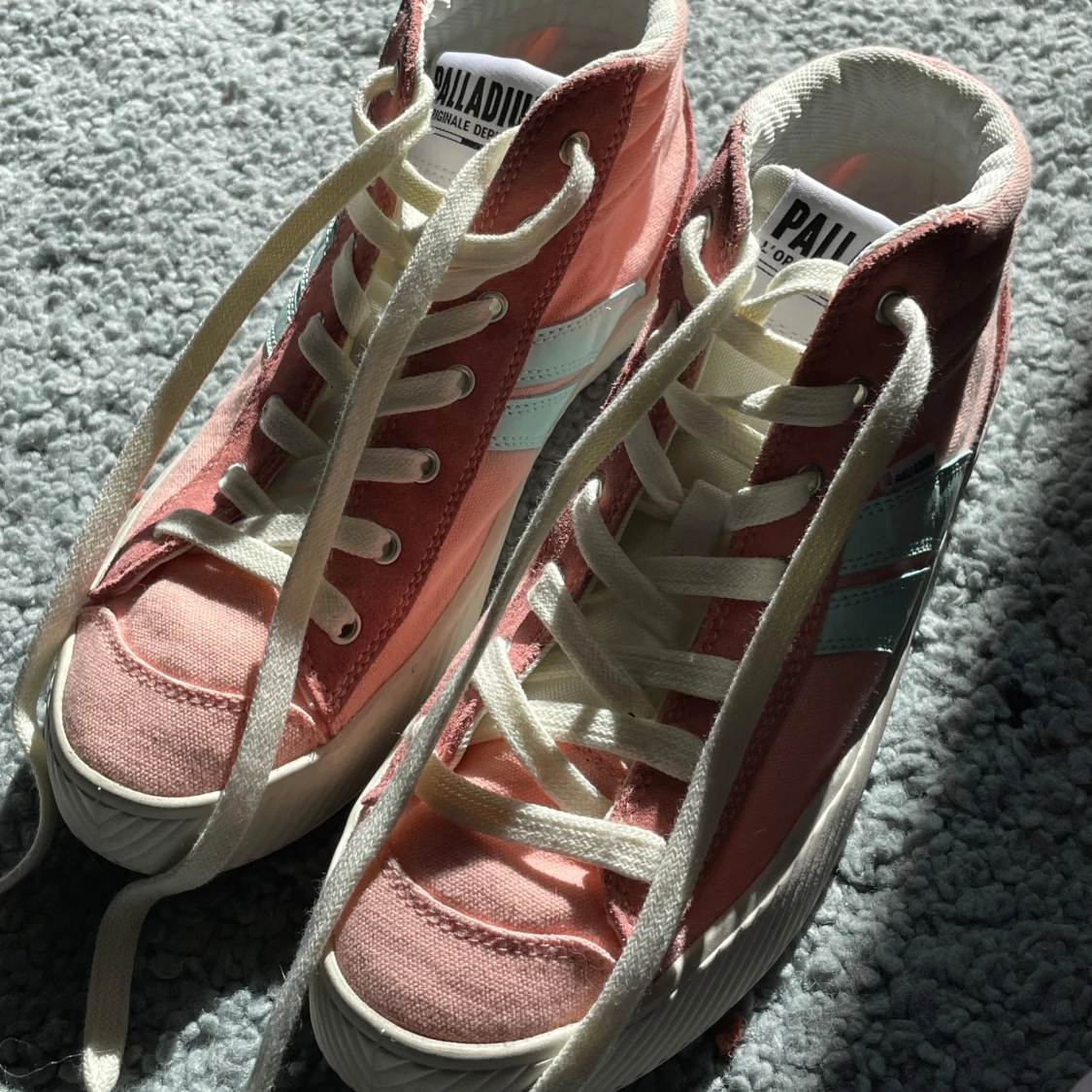 Rosa och mintgröna sneakers från Palladium - 1