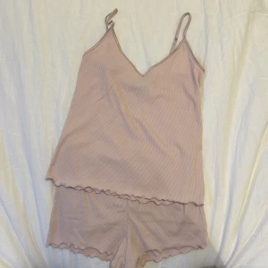 Rosa pyjamas set - Rosa pyjamas set från hm! 💕💕