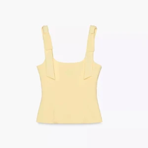 Gul Zara topp - Säljer min Zara topp i Storlek S💕skriv för egna bilder, toppen är helt slutsålt på hemsidan💕pris kan diskuteras!