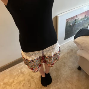 Kjol - Kjol från Zara i storlek S. Slutsåld i alla storlekar. 