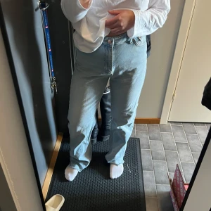 NA-KD jeans - Är 160cm