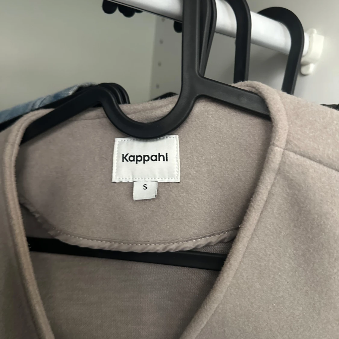 Beige kappa från Kappahl - 2