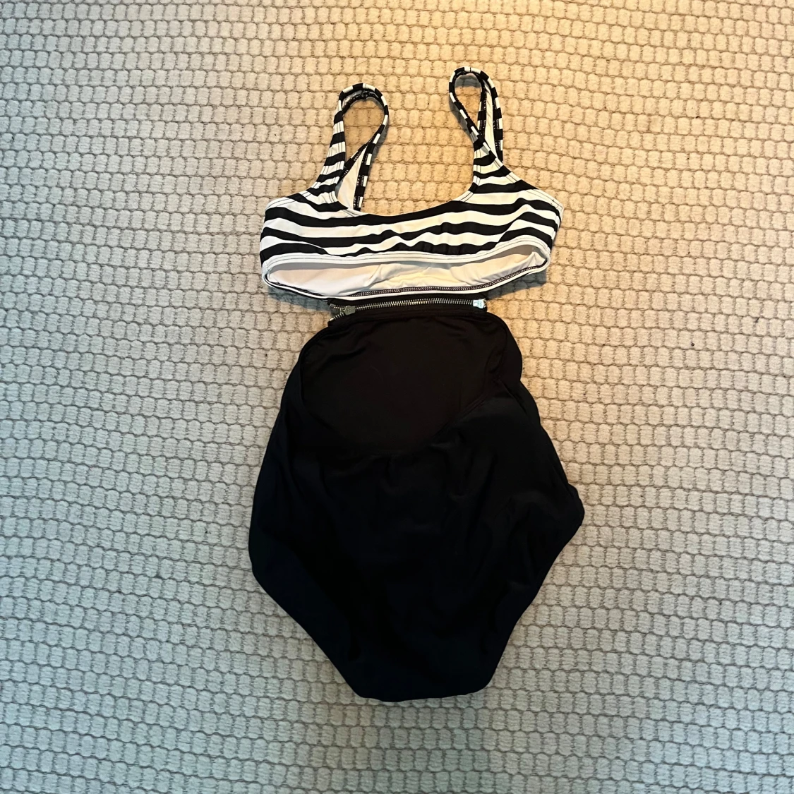 Randig bikini i svart och vit - 1