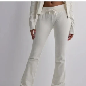 Nelly Mjukisbyxor - Säljer mina nya mjukisbyxor ifrån Nelly, endast använda vid 1 tillfälle, inga defekter! Strl S, nypris 300kr 💞