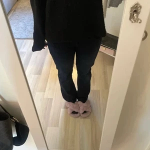 Ltb jeans - Super fina jeans från ltb i w28 och I30. I modellen valerie och midnight blue. Säljs då dem är för stora för mig och aldrig används. Nyskick då den enbart är testade samt tvättade!🫶🏼🫶🏼