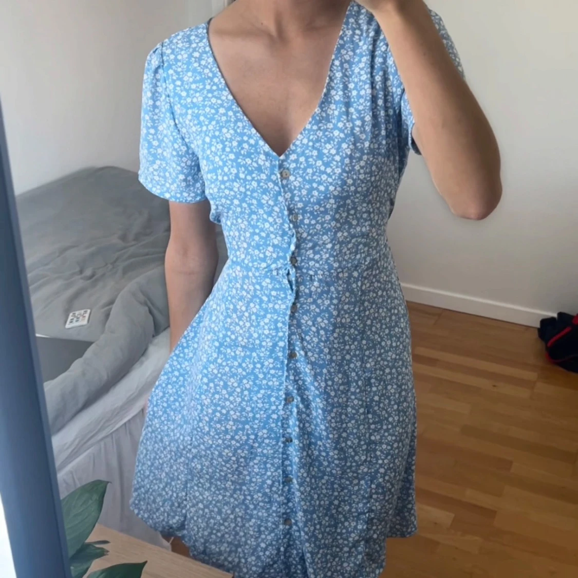 Blommig klänning, helt ny