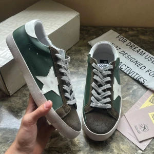Golden Goose Superstar - Golden Goose Super Star | Storlek 44 | Allt Og | Cond 9.5/10 - använda fåtal gånger | Hör av dig vid intresse