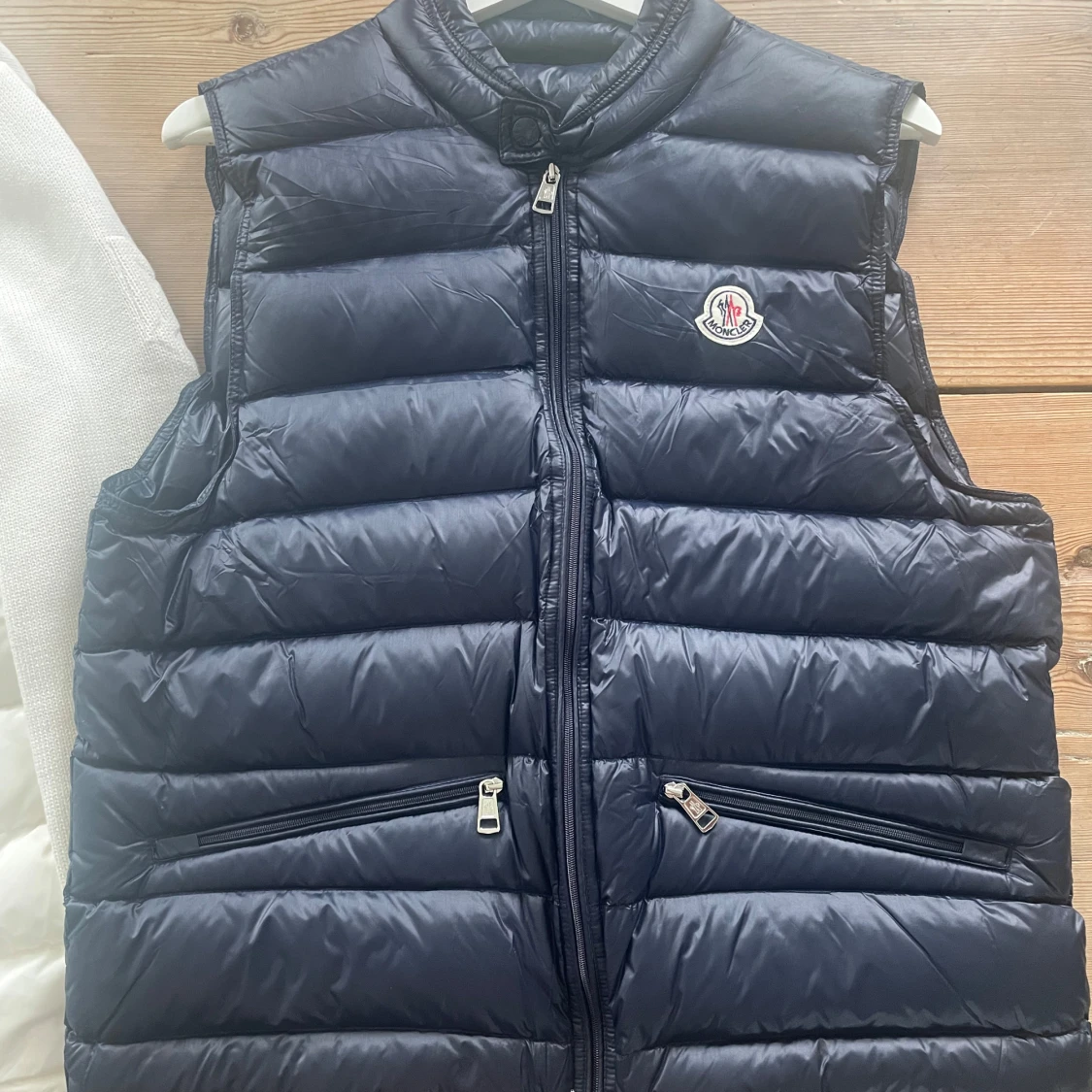 Mörkblå dunväst från Moncler - 4