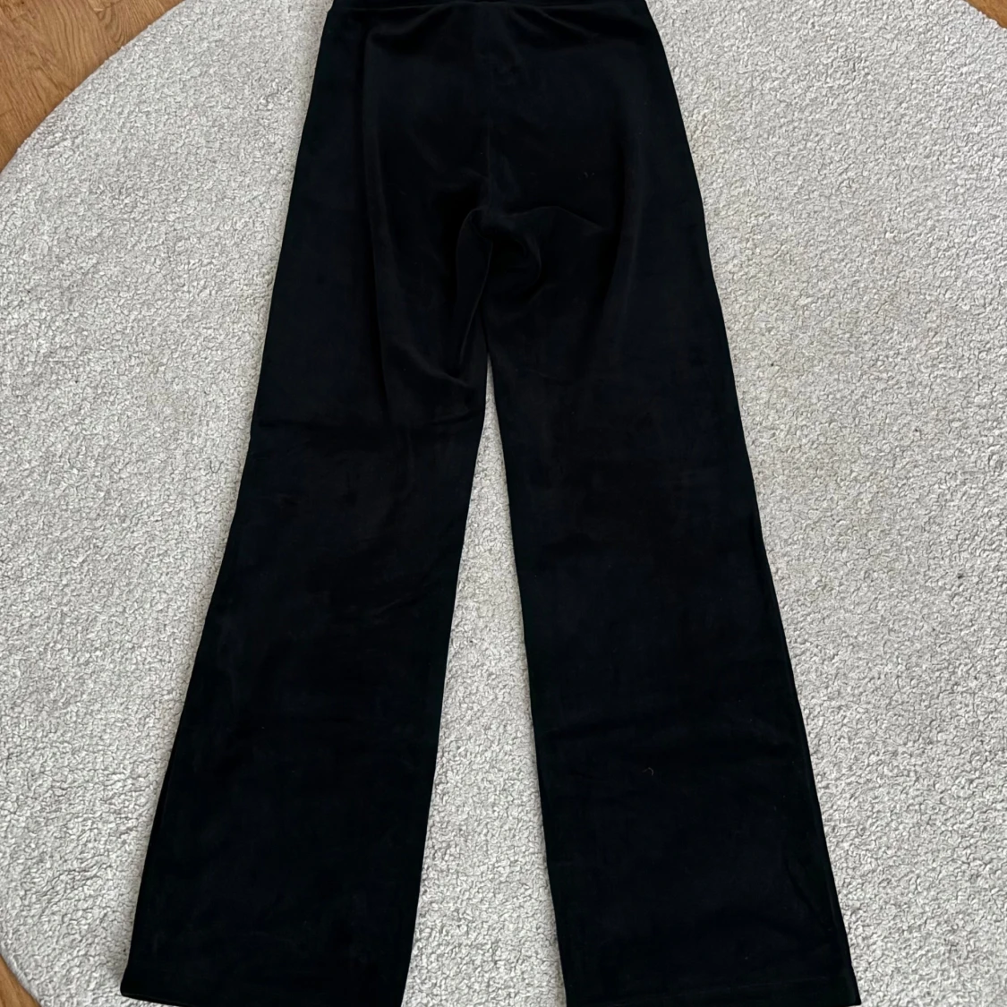 Svarta velour byxor - 1