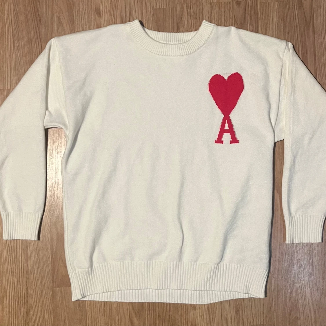 Ami stickad tröja med hjärta - 2
