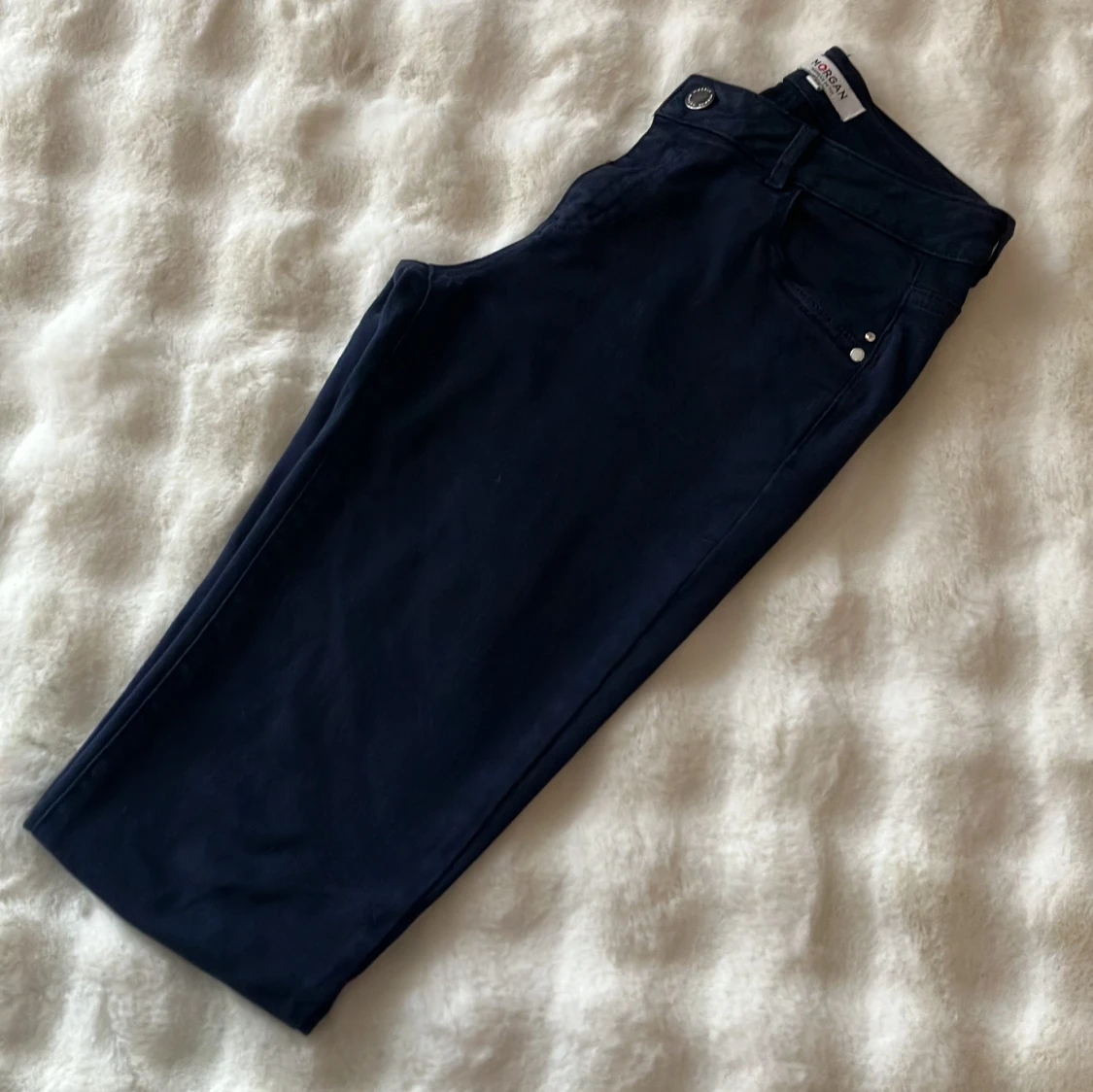 Mörkblå byxor från Morgan