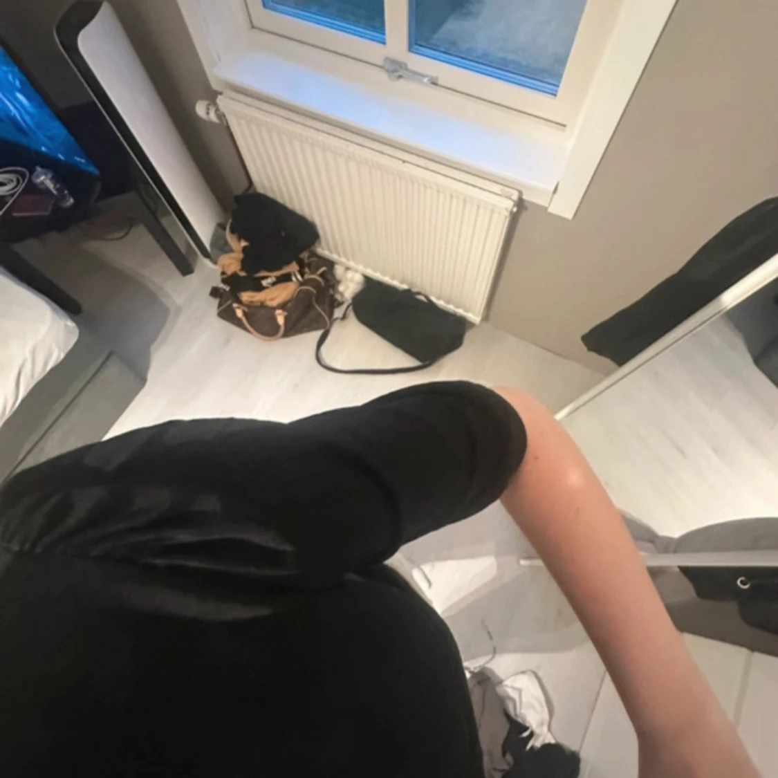 Svart topp med trekvartsärm - 2