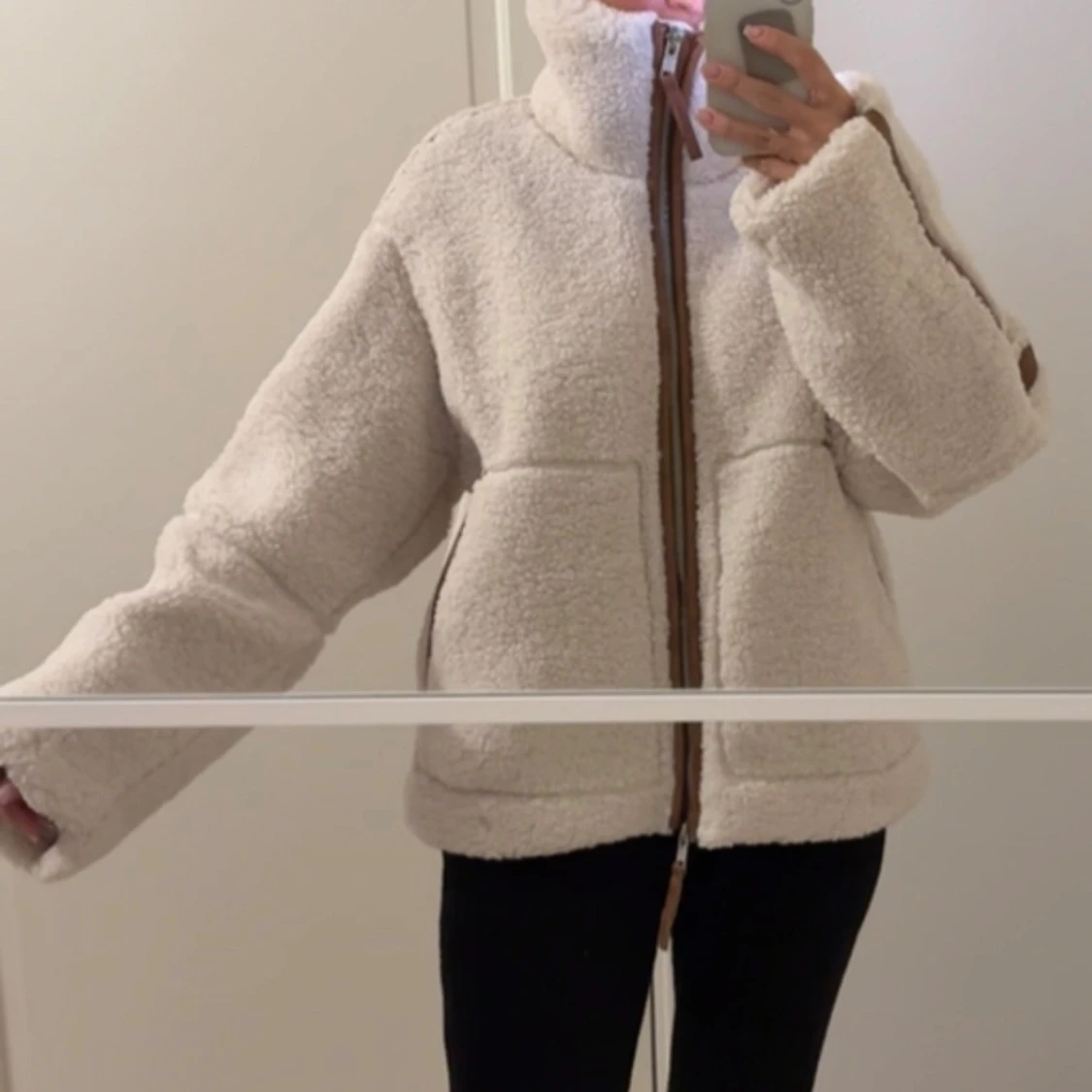 Pilejacka med bruna detaljer  - 1