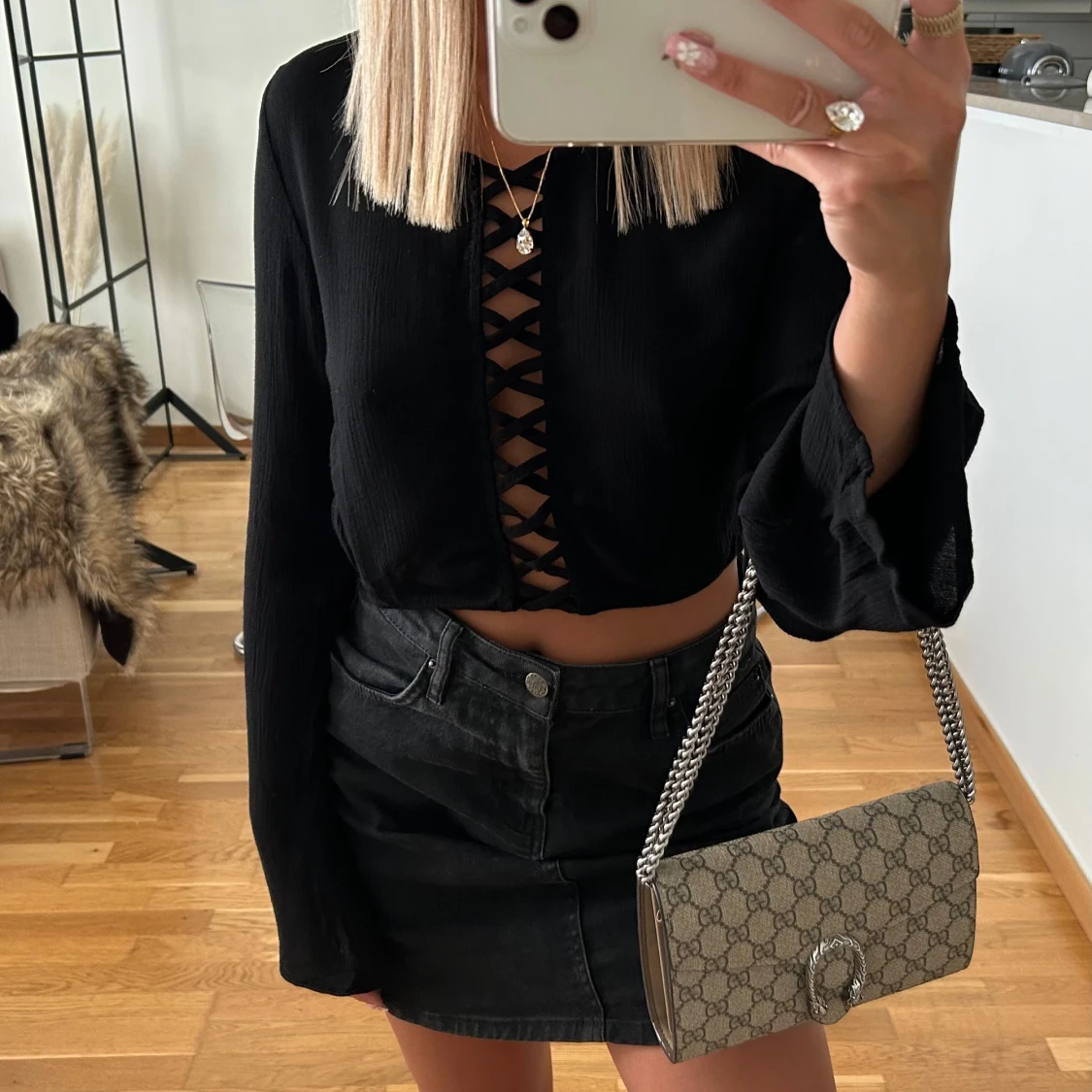 Svart topp från H&M  - 1