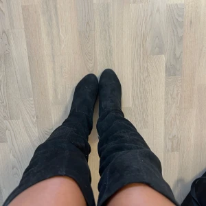 Boots klackar - Säljer dessa boots klackar från tiamo, säljer då dom är för stora och inte används, säljer även ett par boots klackar med mindre klack🥰