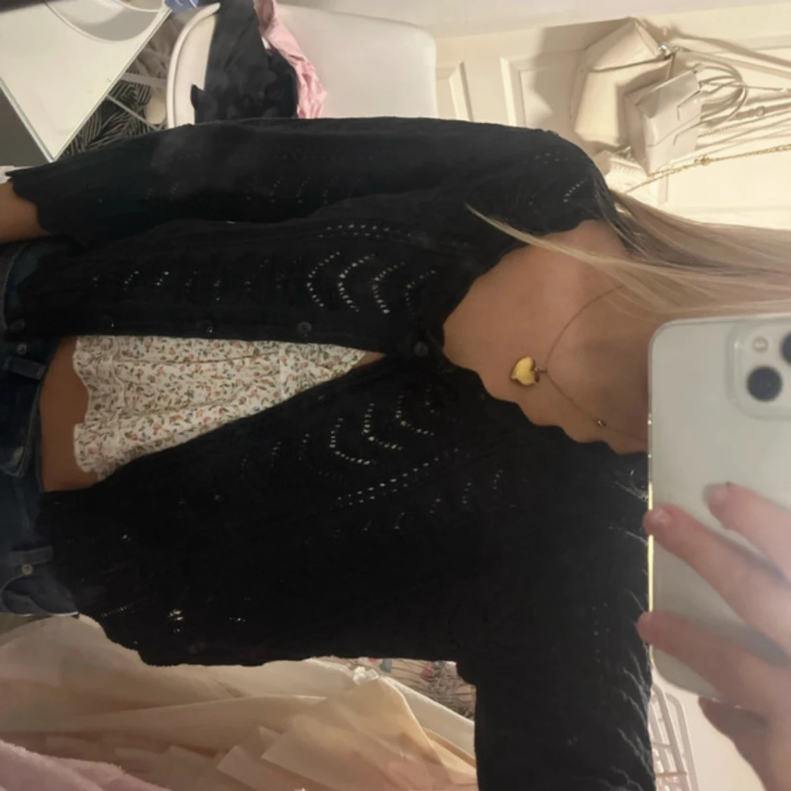 Svart stickad kofta  - 1