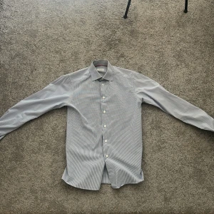 Randig skjorta från Eton, slim fit - Snygg randig skjorta från Eton i slim fit-modell. 