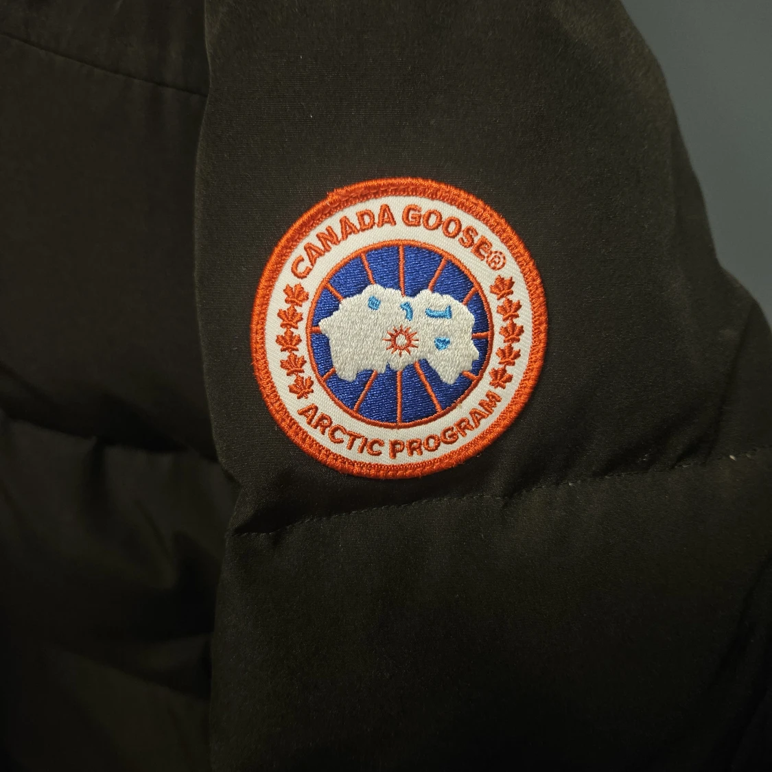 Svart pufferjacka från Canada Goose XL - 2