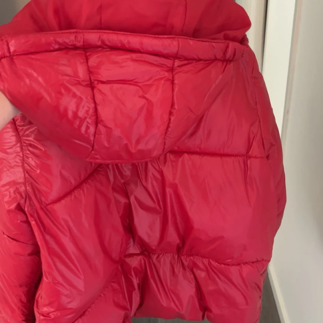 Röd pufferjacka från 157 - 1