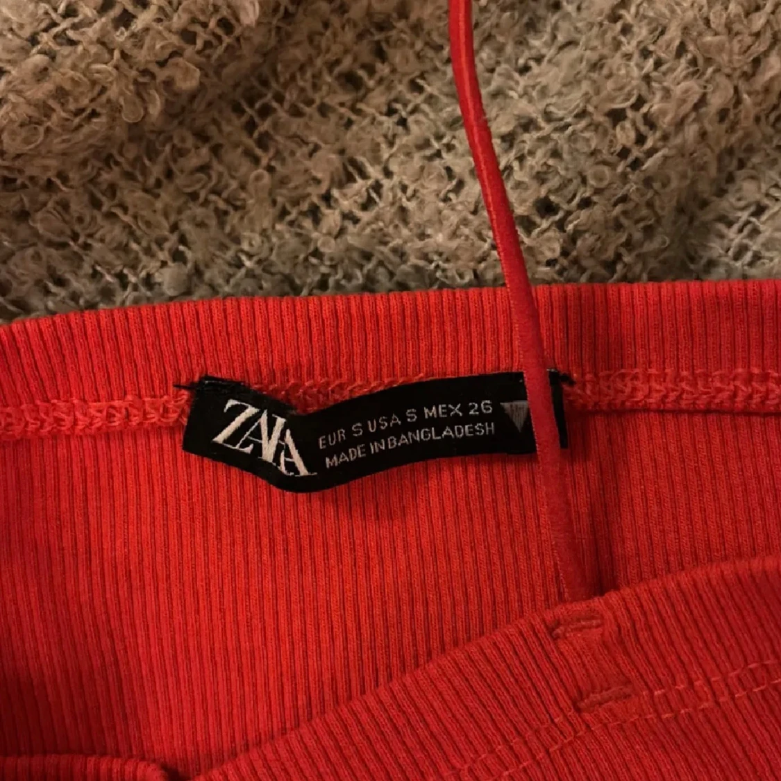 Röd ribbad linne-topp från Zara - 1