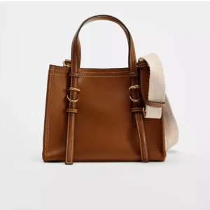 Minishopper zara (helt ny) - Slutsåld brun axelremsväska från zara, helt ny oanvänd💕