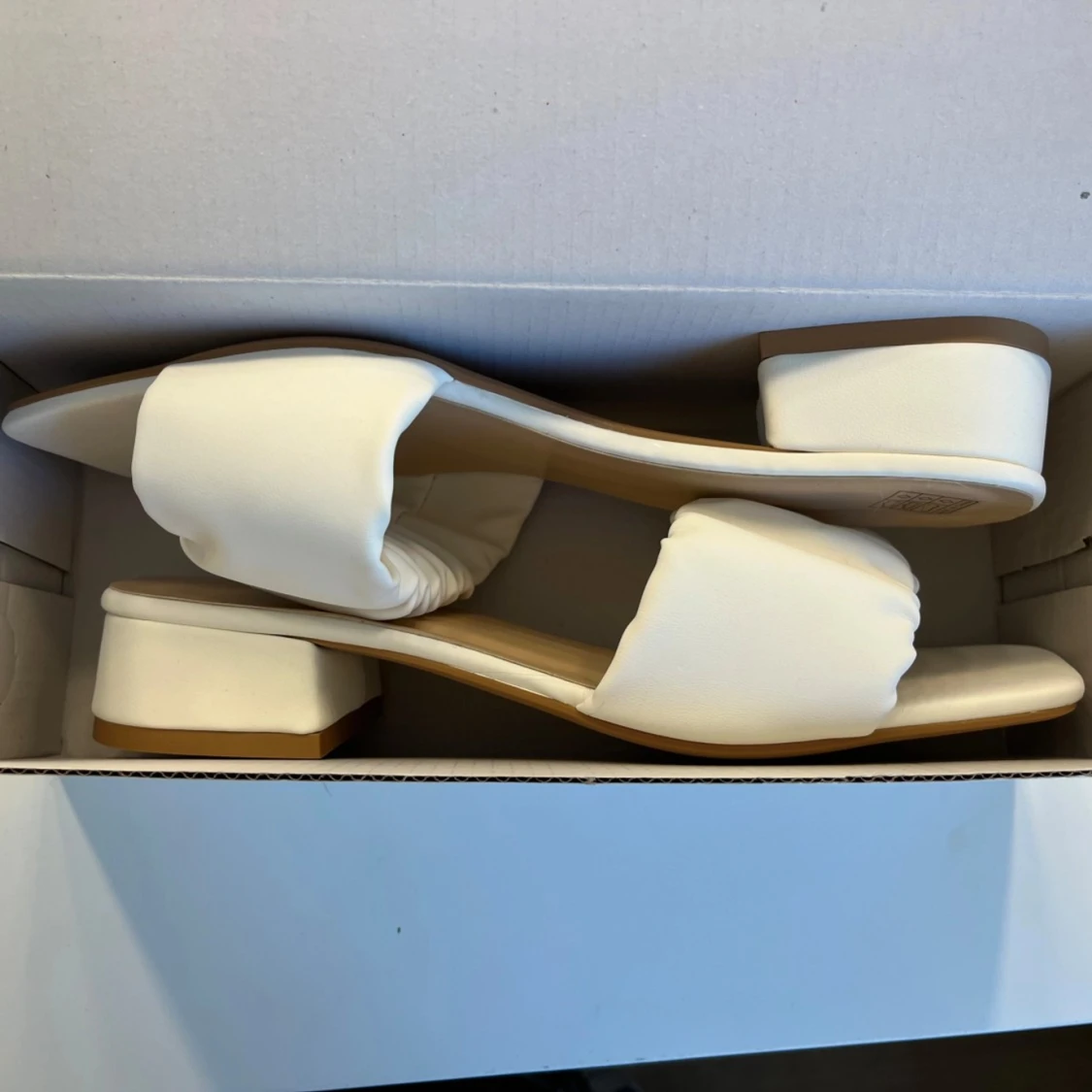 Vita sandaler / klackskor - 2