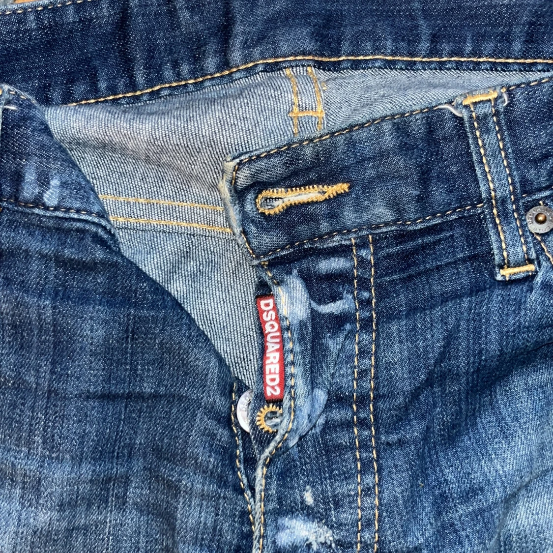 Blå jeansbyxor från Dsquared2, Nypris 6000kr - 1