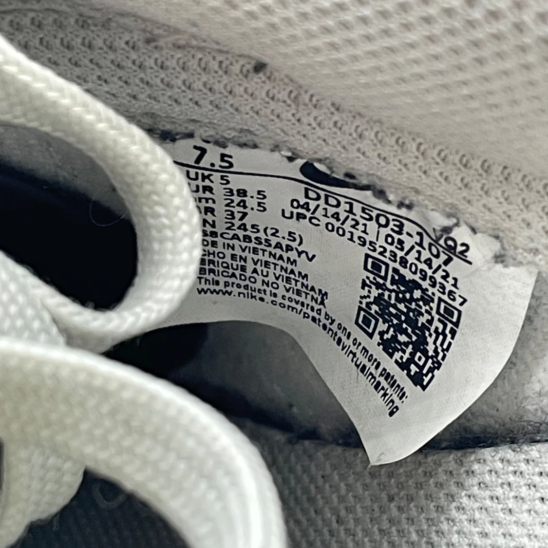 Nike dunk low EU 37 Grå vit - 4