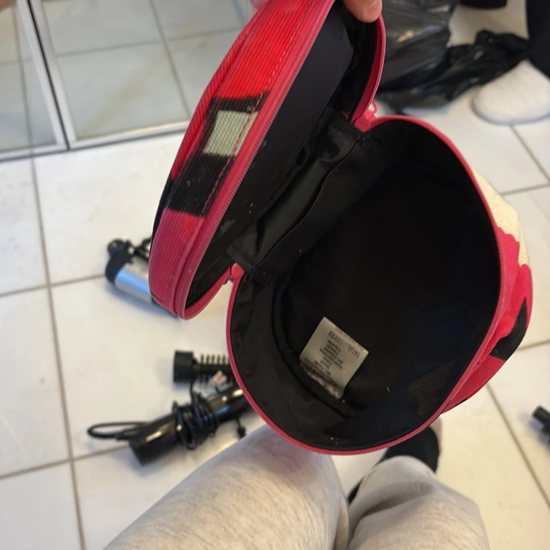 Rosa och svart necessär från Marimekko - 3