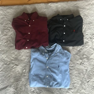 Tre skjortor från Ralph Lauren - Tja, tre riktigt schyssta skjortor från polo Ralph lauren använda i mycket bra skick. Alla för 770 var och en 350(: