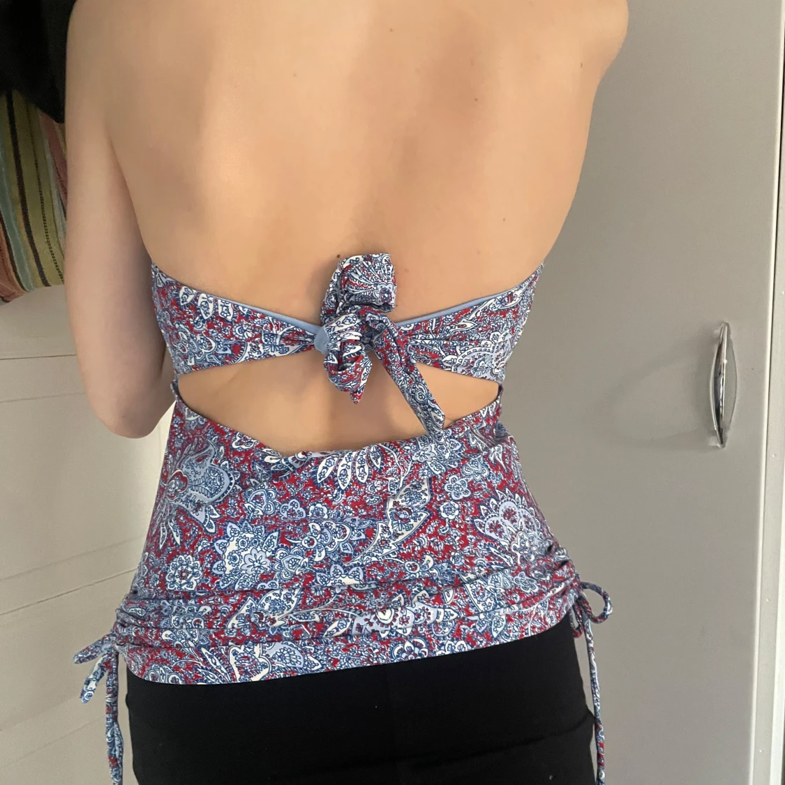 Mönstrad tubtopp med knyt - 1