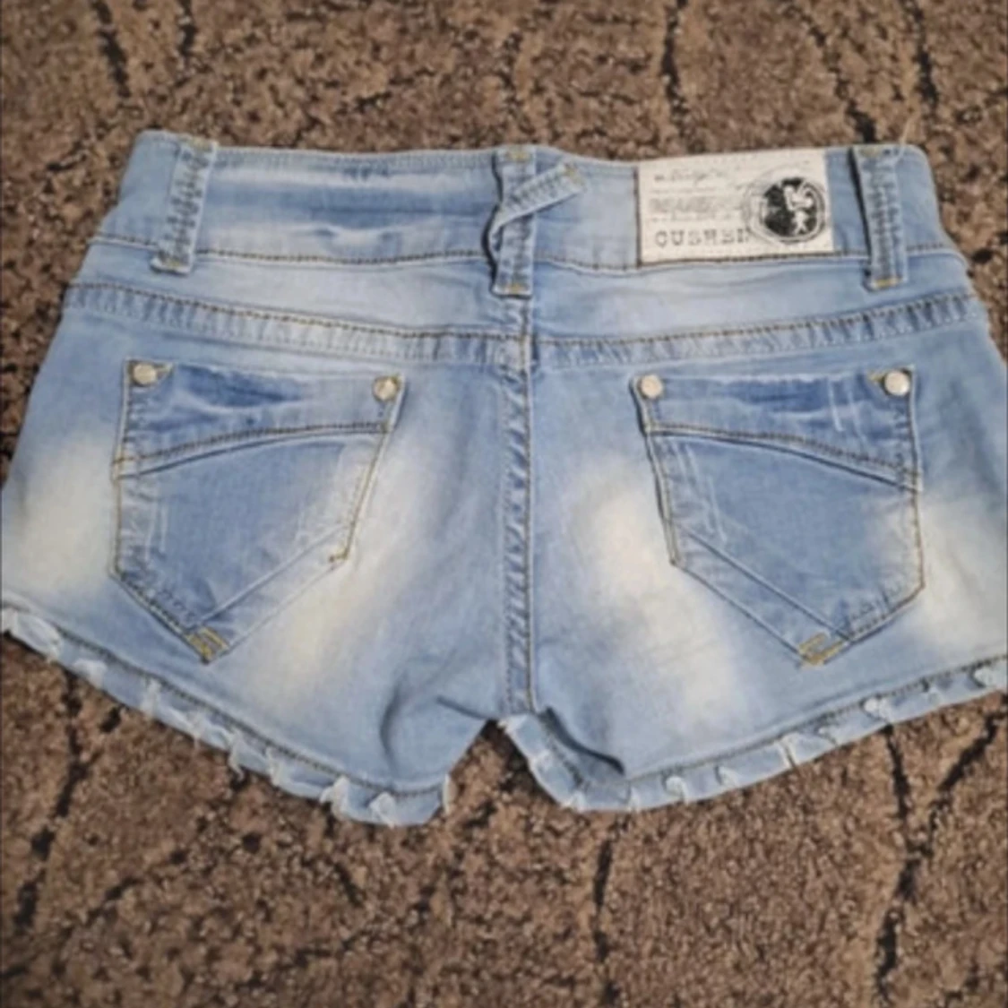 Lågmidjade jeansshorts  - 4