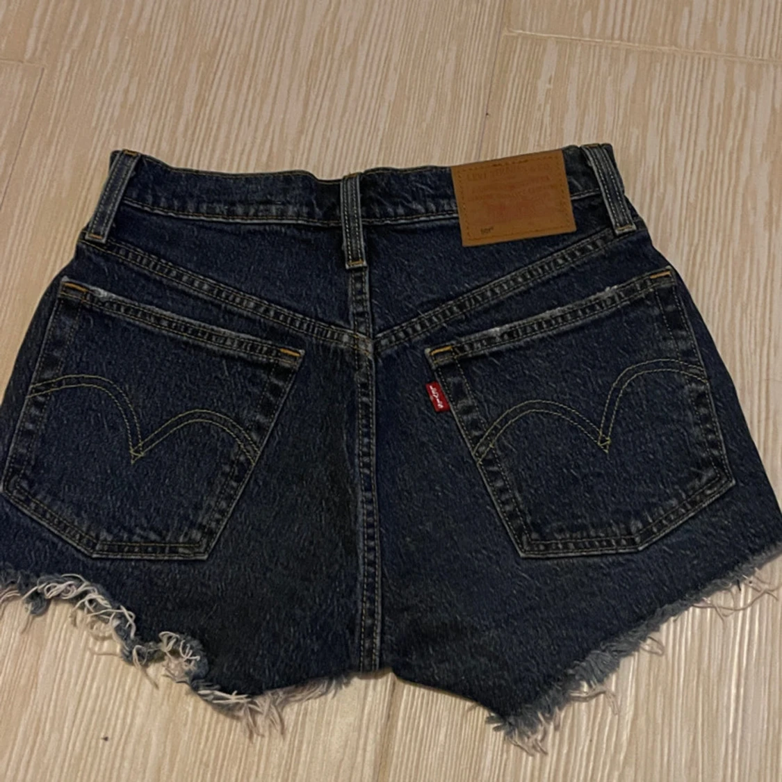 Mörkblå jeansshorts från Levi's 501 - 1