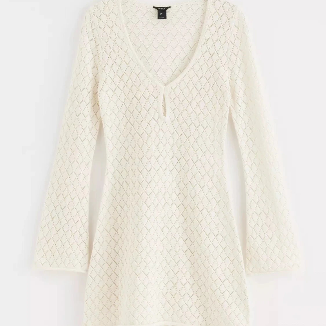 SÖKER! Vit stickad klänning från Lindex