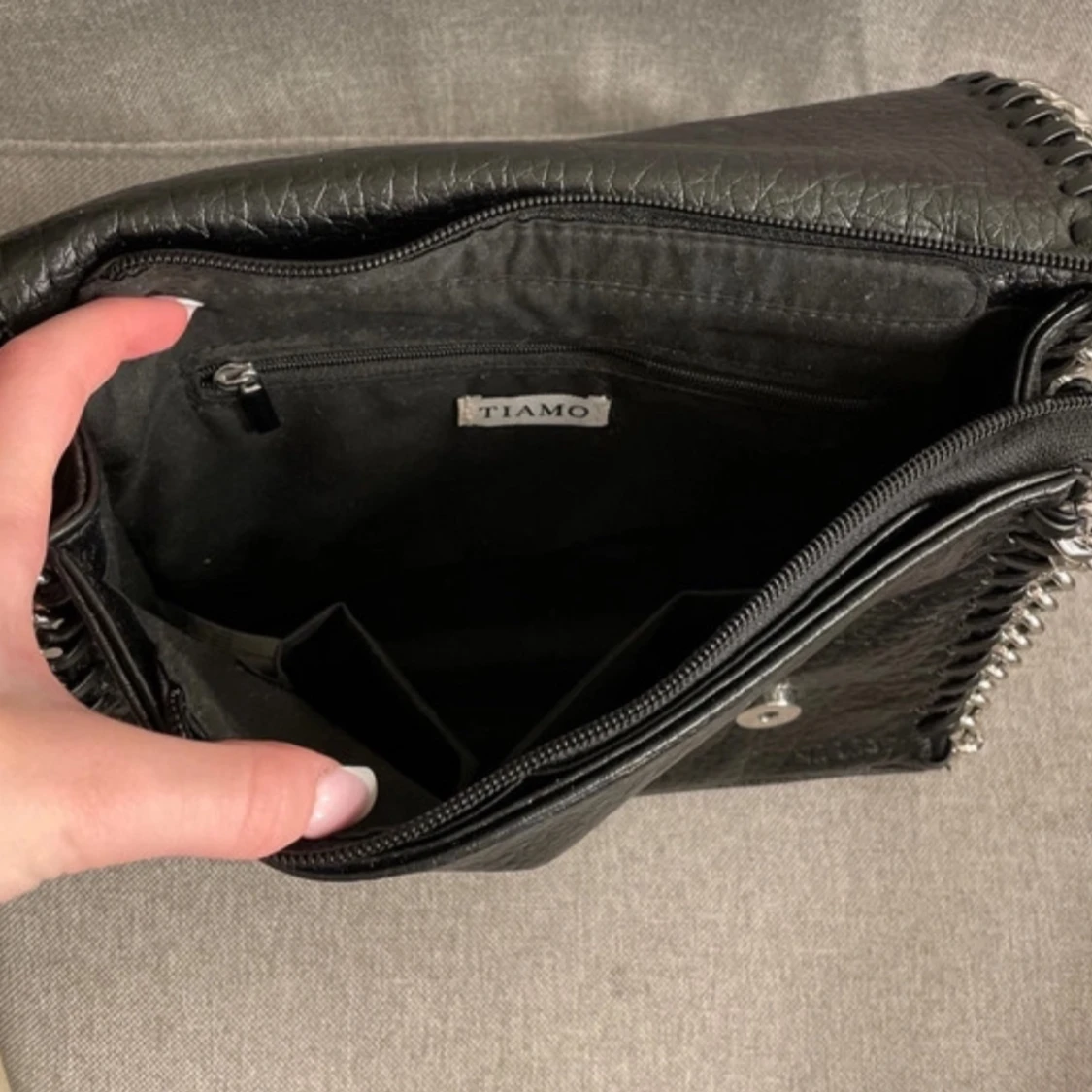 Svart Tiamo väska - 2