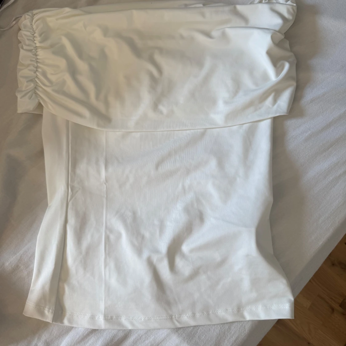 Vit offshoulder topp från H&M Divided