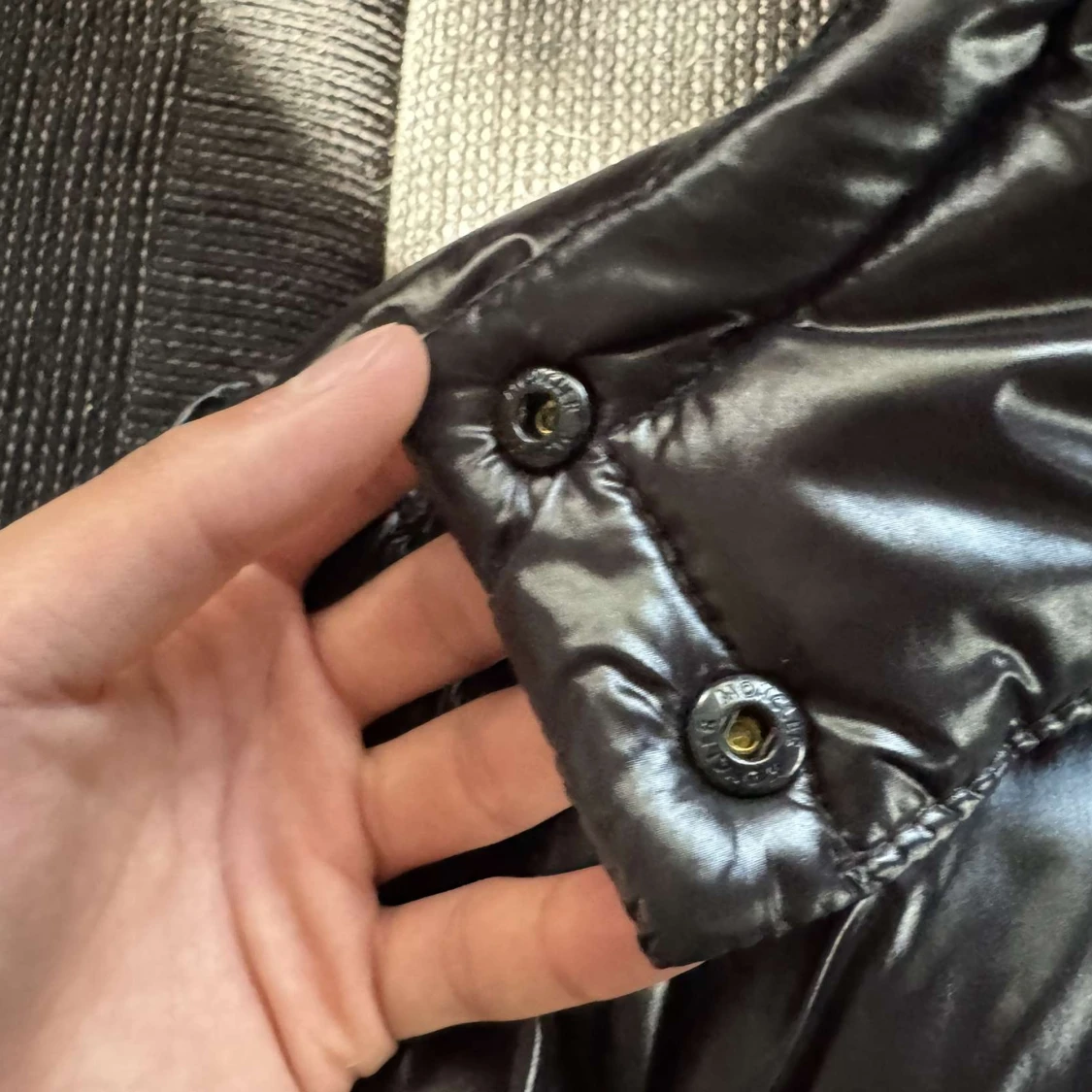 Svart Moncler pufferjacka med huva - 4