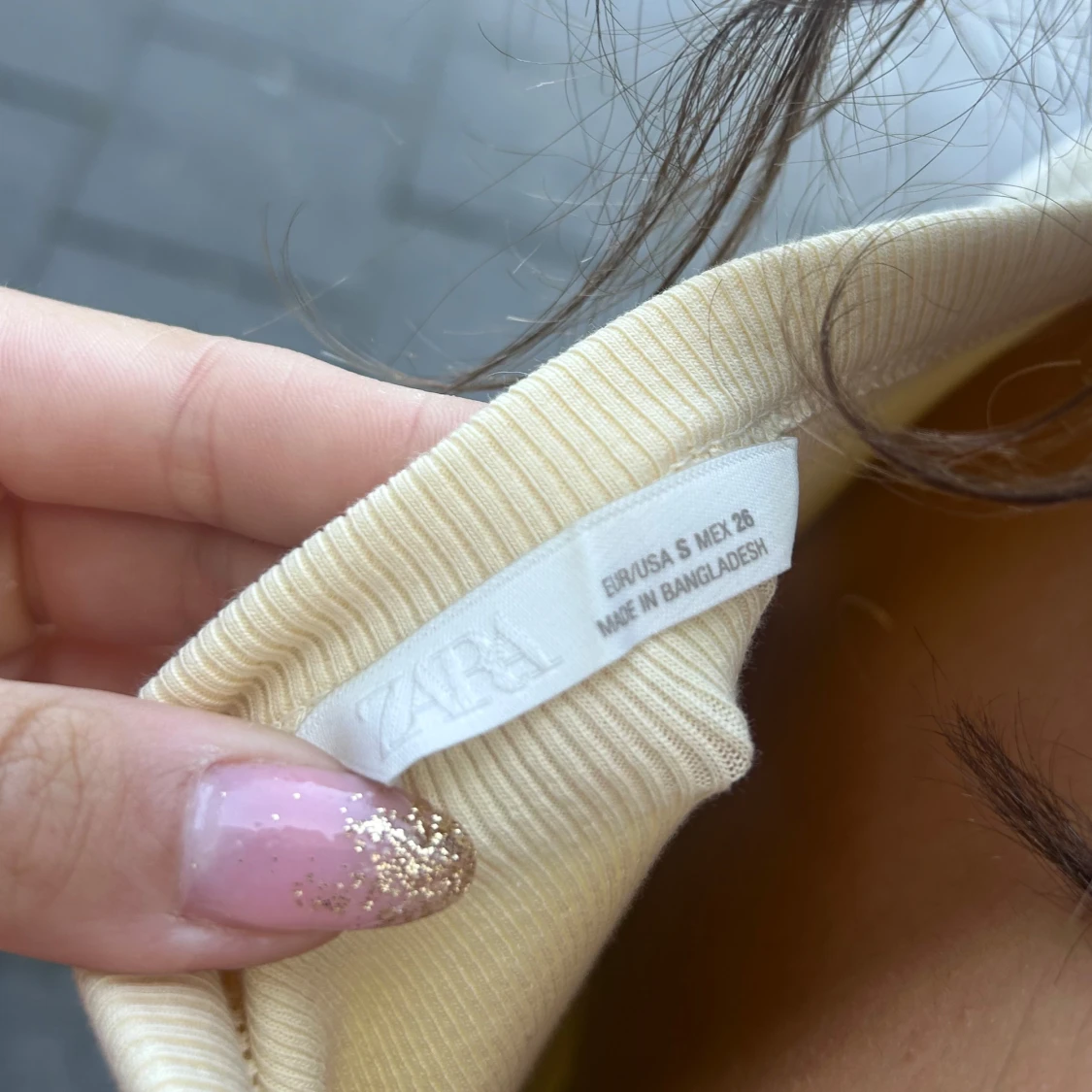 Ljusgul ribbad topp från Zara - 1